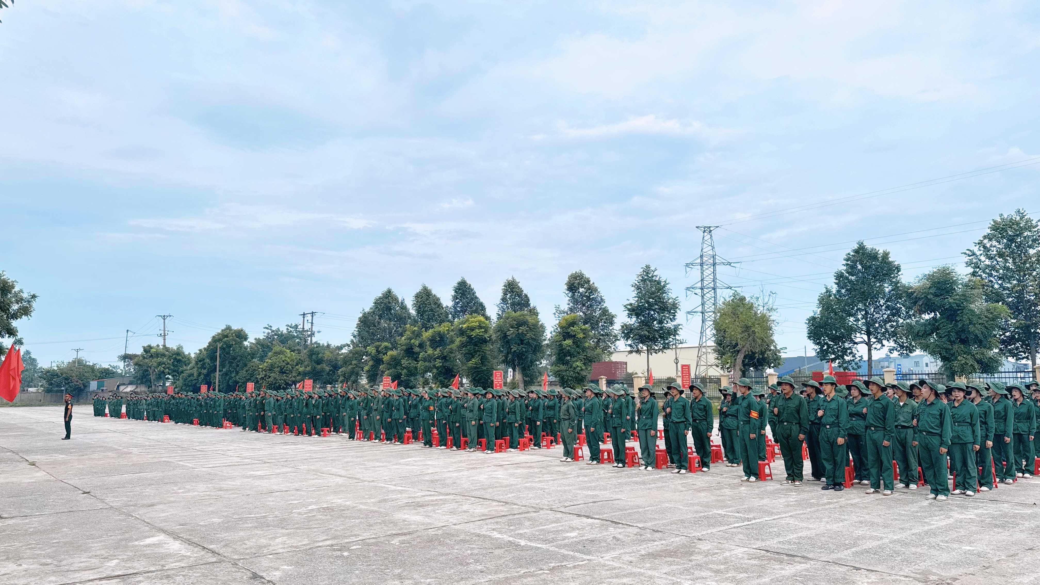 TRUNG TÂM GIÁO DỤC QUỐC PHÒNG VÀ AN NINH TRƯỜNG ĐẠI HỌC HỒNG ĐỨC TỔ CHỨC LỄ BẾ GIẢNG KHÓA HỌC GDQPAN K144/2026/ĐVTDT-CĐYTTH-CĐCNTH
